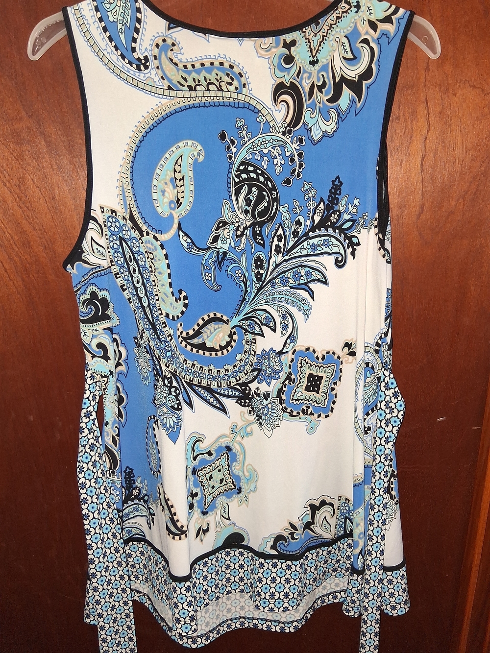 Women’s Blue Paisley Print Sleeveless Tank Top